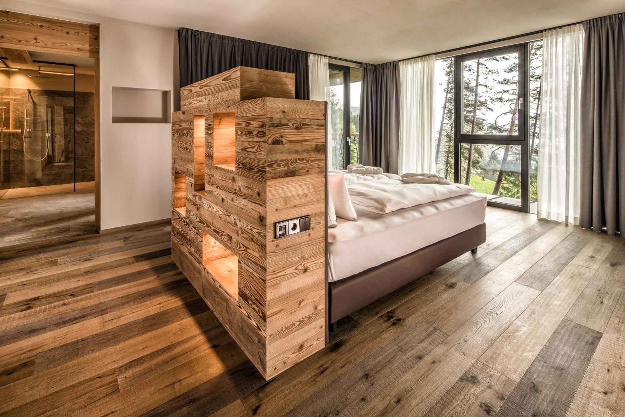 My Arbor - Dolomites Hotel Bressanone Luaran gambar A room at the Hotel Axelmannstein