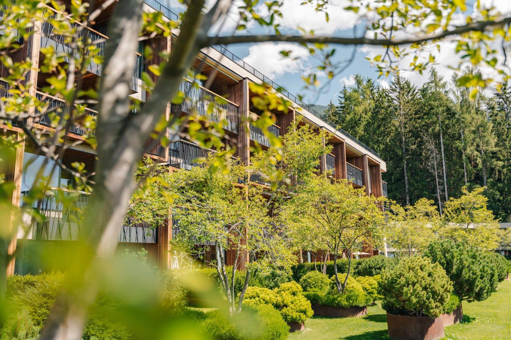 My Arbor - Dolomites Hotel Bressanone Luaran gambar The main building of the Institute
